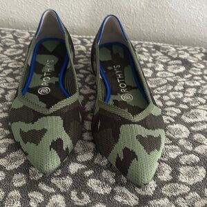 Rothy's The Point Green Camouflage Retired Pointed Flats Shoes  Size 9 EUC